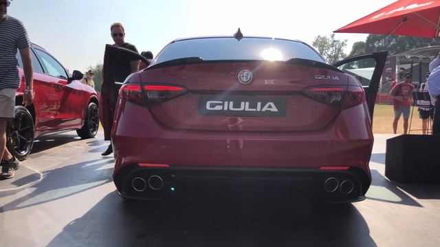 Alfa Romeo Giulia Quadrifoglio - Exhaust Sound Comparison смотреть онлайн