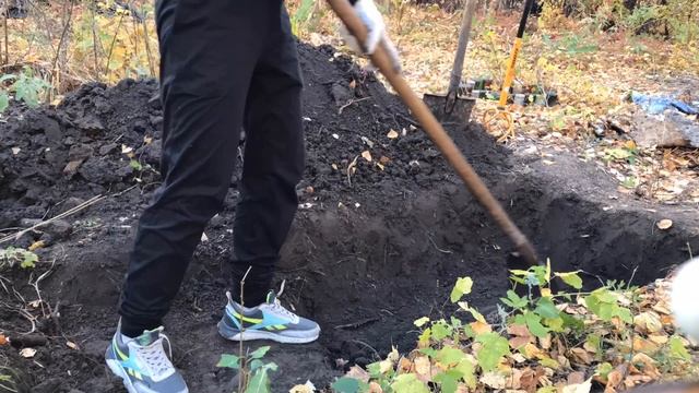 Ликвидировали старый крыжовник и сделали компостную грядку смотреть онлайн