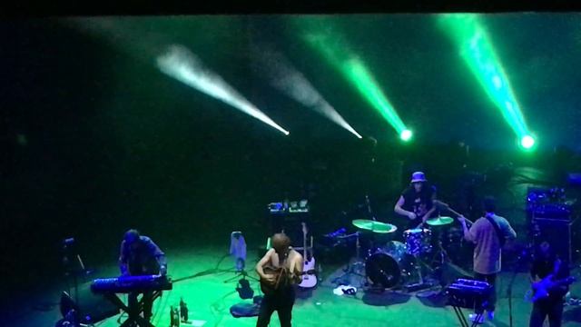 Mac DeMarco - Moonlight On The River - O2 Academy Brixton 31/5/17 смотреть онлайн