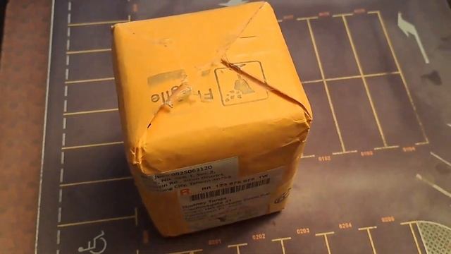 We got mail: Matchbox, Mini GT, Bugatti, small dudes. смотреть онлайн