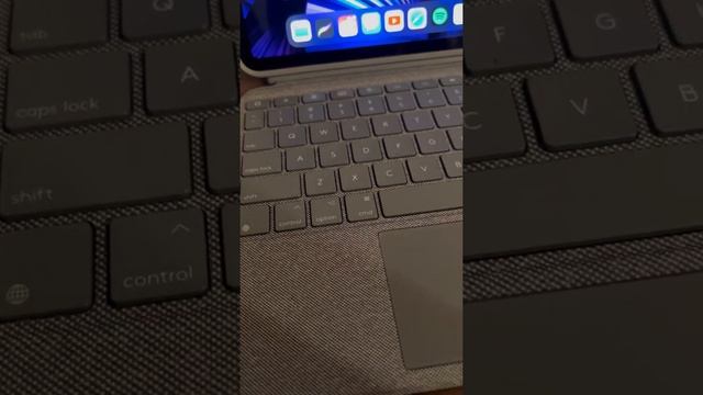 Logitech Combo touch unboxing смотреть онлайн