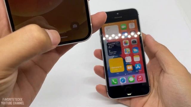 iPhone 12 mini vs iPhone SE Jailbroken | tiny beasts 😎 смотреть онлайн