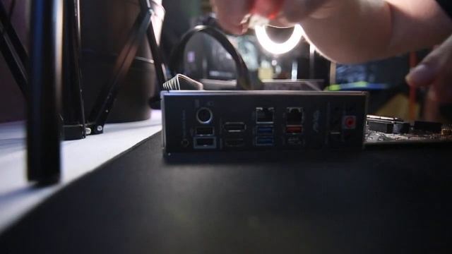 Can an Apple Machine create a BIOS Update for PC on a Flash drive? смотреть онлайн