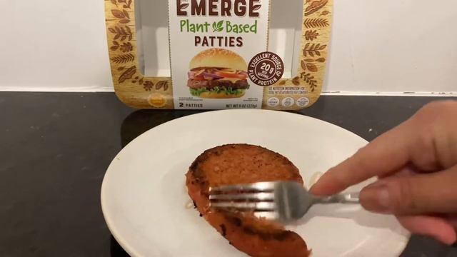 Vegan Food Taste Test/Simple Truth Plant based patties, Cheddar cheese смотреть онлайн