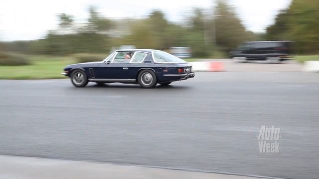 Jensen Interceptor vs Alfa Romeo Montreal смотреть онлайн