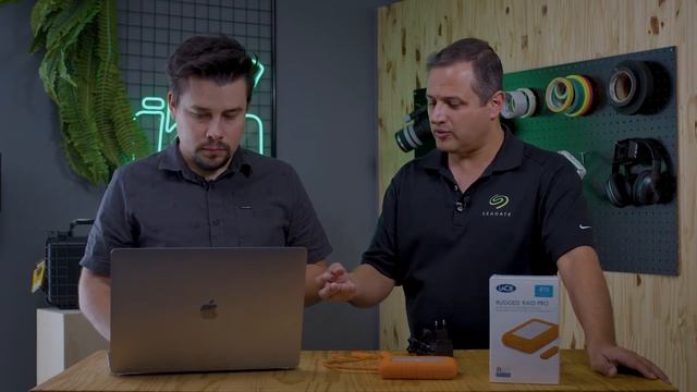HD Duplo com RAID 0 e 1 - Conheça o Lacie RAID Pro 4TB com leitor de cartão SD смотреть онлайн