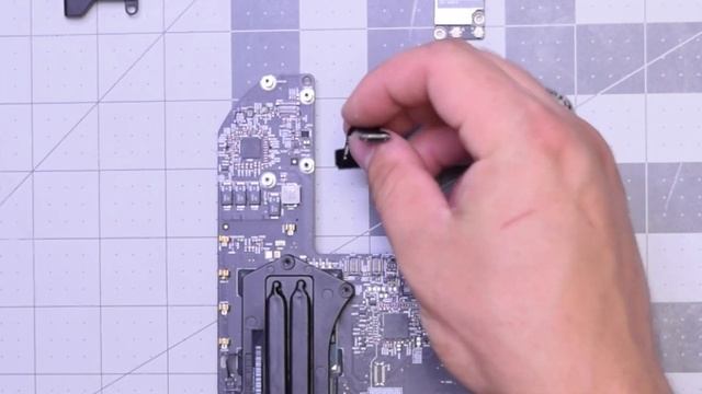 Mac Mini A1347 - Bluetooth and WiFi Card Replacement (2010-2012) смотреть онлайн