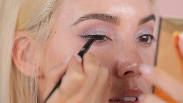 INNER CORNER ALERT | POP OF NEON SHADOW смотреть онлайн