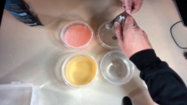 Jennifer Gwen Ann 💦 Water Bubbles Experiment 💧 REACTION смотреть онлайн