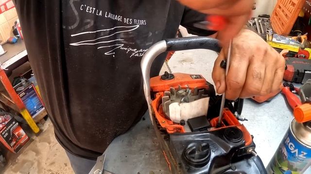 Motorlu Testere Stop Etmiyor Kendiliğinden gaz yiyor смотреть онлайн