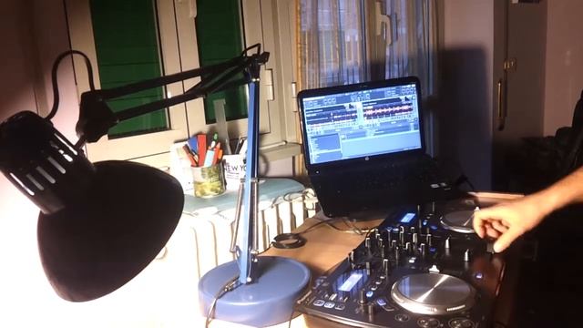 DJ G. - Deep House Short Mix 17 (Pioneer XDJ with Traktor 2) смотреть онлайн