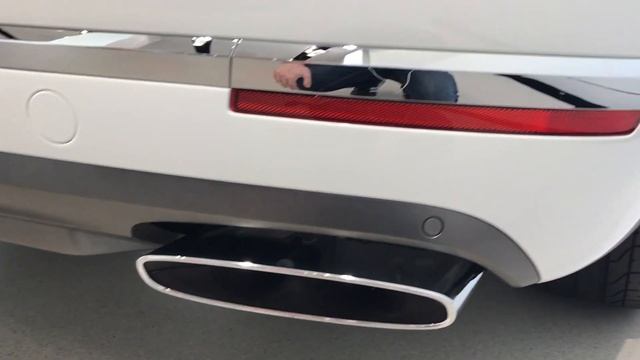 Bentley Bentayga vs Maserati Levante смотреть онлайн