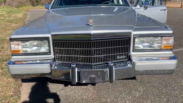1991 Cadillac Brougham deElegance смотреть онлайн