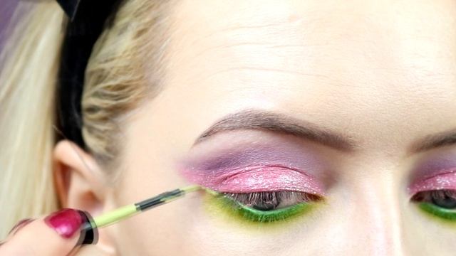 Pink Sugar & Sours | Baby Pink Glitter & Lime Green Makeup Tutorial 🍭 смотреть онлайн