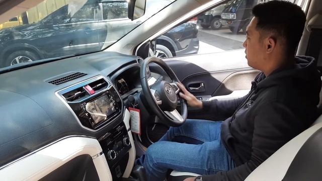 Daihatsu Terios R ternyata lebih canggih dari Rush смотреть онлайн