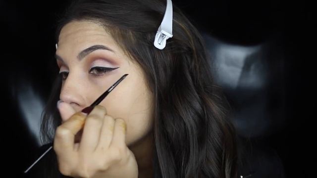GRWM | CUT CREASE + RED LIPS смотреть онлайн