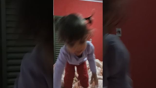 Lavínia Paola Fernandes começando a falar смотреть онлайн