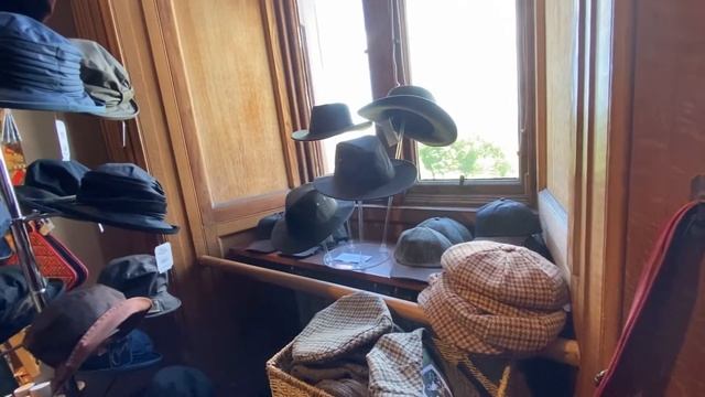 Window Shopping in Dunrobin Castle | Guess, what we got? смотреть онлайн
