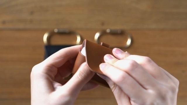 elago AirPods Pro Leather Case смотреть онлайн