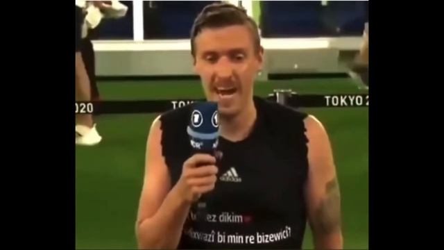 Kruse, canlı yayında Kürtçe evlilik teklifinde bulunduğu Dilara Mardine ile dünyaevine girdi смотреть онлайн