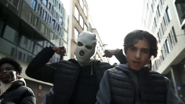 Adam TDP - Rassuré (avec David Okit et Kizzy Grâce) - Clip officiel смотреть онлайн