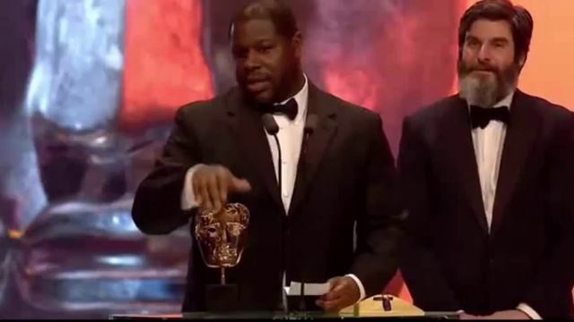 Brad Pitt WINS Best Film at BAFTAs 2014! смотреть онлайн