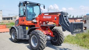Телескопический фронтальный погрузчик EVERUN ER2500F