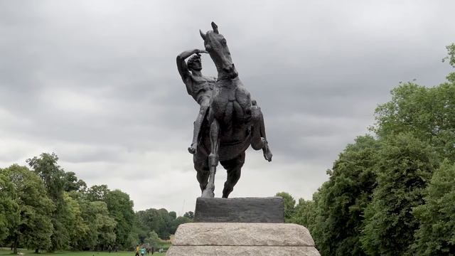 George Frederic Watts - Physical Energy - Kensington Palace Gardens - London - July 2021 смотреть онлайн