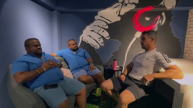 FAT BOYS CEYLON with JAMES Discussion at MAKAHIYA Fitness office смотреть онлайн