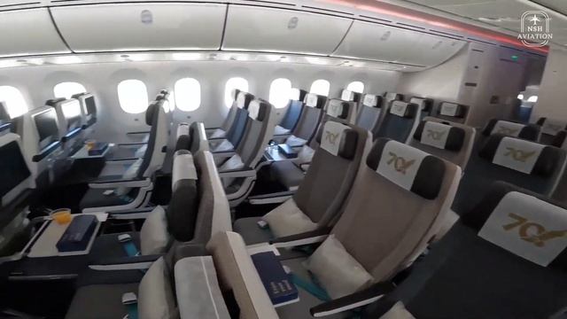 IMPRESSIVE Gulf Air Boeing 787 + Pilot Cockpit Presentation | Dubai AirShow 2021 смотреть онлайн