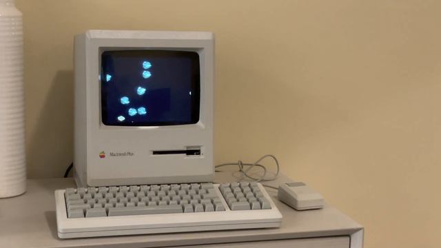 Color Mac Plus - Flying Toasters смотреть онлайн