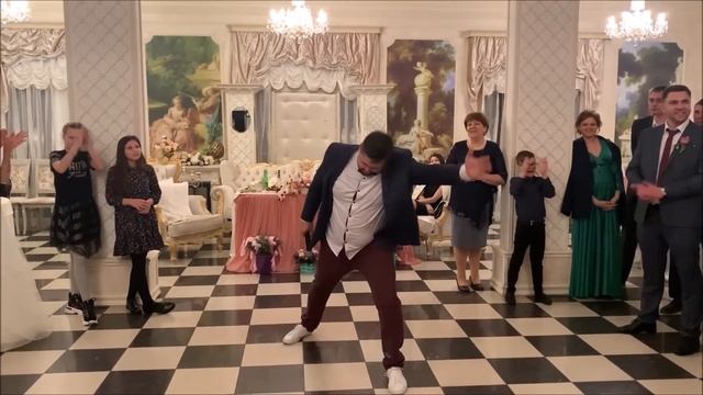 Свидетель убил гостей танцем на свадьбе! Шок смотреть онлайн