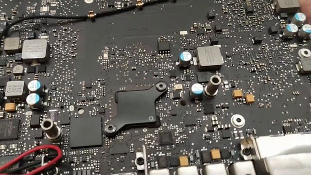 Remise en état d'un Mac Mini 2011 qui à bien vécu смотреть онлайн