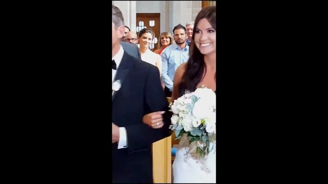 Taryn and Kyle's Wedding. Bryn singing I can't help falling in love with you смотреть онлайн