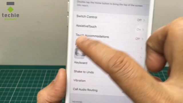 How to Change Assistive Touch Button Opacity or Visibility iPhone, iPad. HINDI смотреть онлайн