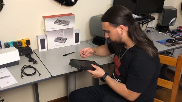 MIDI Commander (Melo Audio) Unboxing and Hands On by Rick Schultz смотреть онлайн