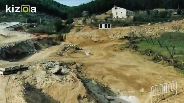 Kizoa Editar Videos - Movie Maker: Abans i després de las escoles de Can Coll смотреть онлайн