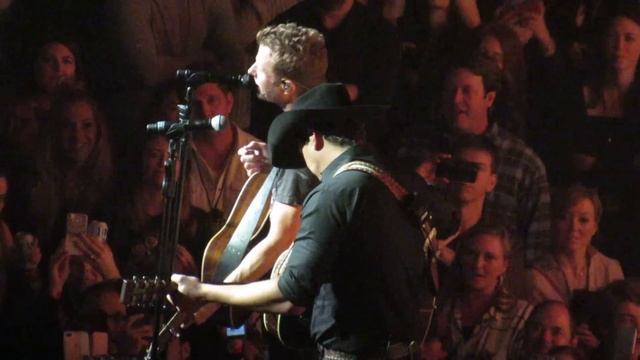 Dierks Bentley and Jon Pardi Carrying Your Love With Me - Nashville, TN 1/21/17 смотреть онлайн