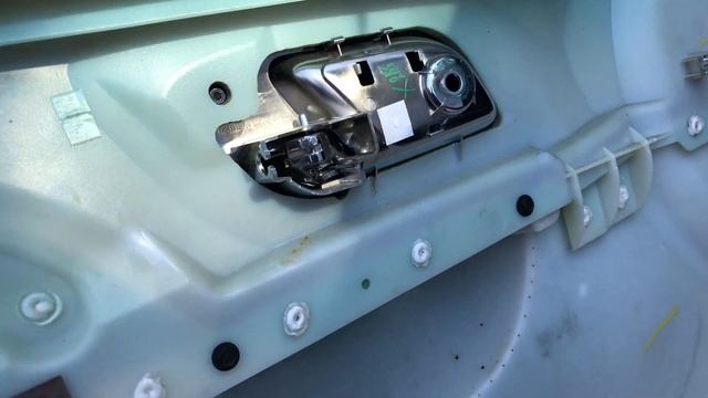 How To Replace Interior Door Handle 07-13 Cadillac Escalade смотреть онлайн