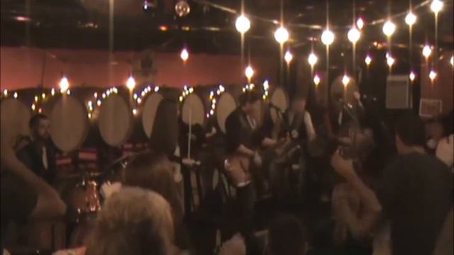 The Town Pants- Galway Girl Julia Voris Guest Fiddler смотреть онлайн