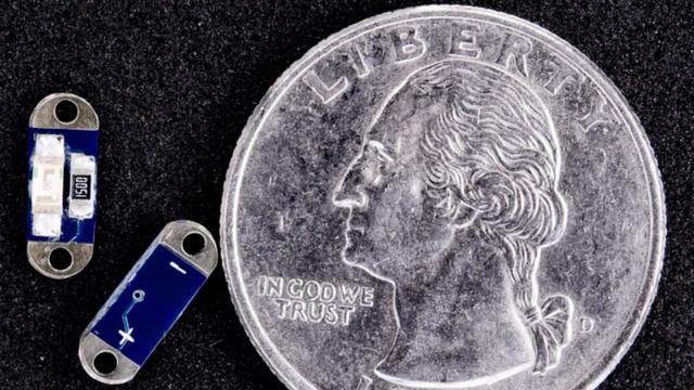 Extremely Tiny Arduino LilyPad - Washing Machine Safe - The E-textile TinyLily смотреть онлайн