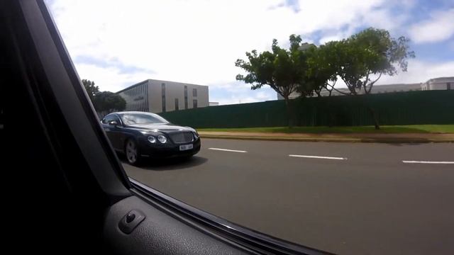 3 Series Diesel destroys A W12 Bentley Continental in a Race??? смотреть онлайн