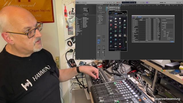 Softube's Console1 hardware controlling other channel strips in Logic Pro X смотреть онлайн