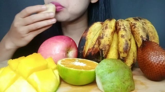 ASMR *FRUIT, MANGO, APPLE,ORANGE,BANANA,WHITE GUAVA, AND SNAKE FRUIT* (EATING SHOW) смотреть онлайн
