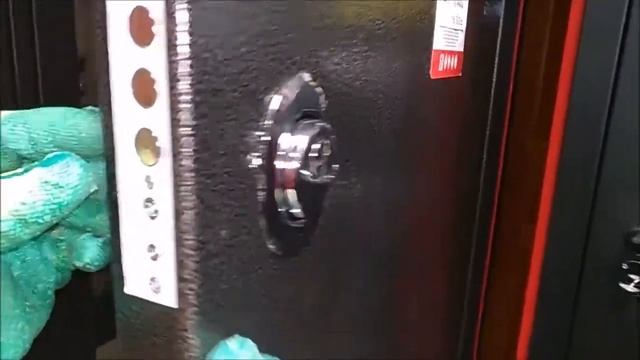 Как правильно от центровать броне-накладку на входной двери смотреть онлайн