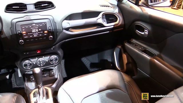 2017 Jeep Renegade Trailhawk Deserthawk - Exterior and Interior Walkaround - 2017 Chicago Auto Show смотреть онлайн