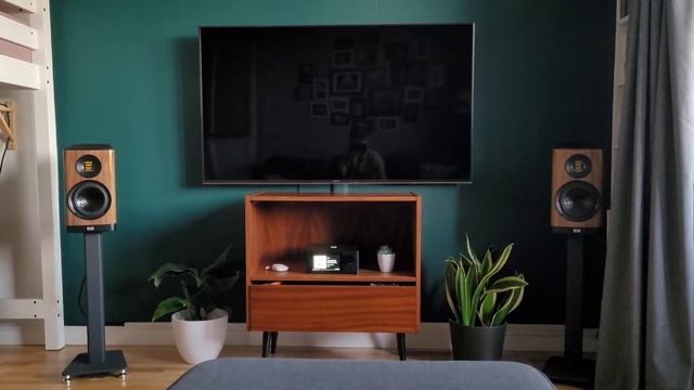 NAD C 700 & ELAC Vela VBS403 - sound test2. Music @MEUTE смотреть онлайн