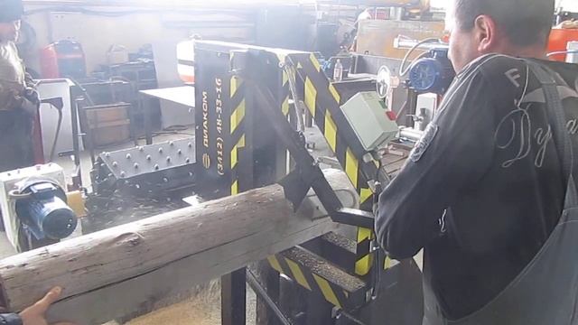 Торцовка цепная для поперечного распила бревен производства ПО "Диаком" смотреть онлайн