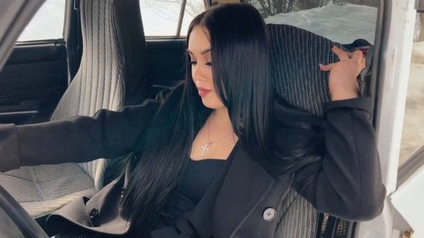 REVVING || Kristina revving in high heels and dirty socks