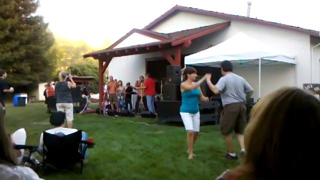 Tom Kenny can sing... смотреть онлайн